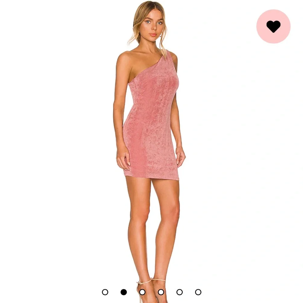 🆕💕 Revolve x MORE TO COME Gianna One Shoulder Dress Rose Pink - Size M - Picture 2 of 11